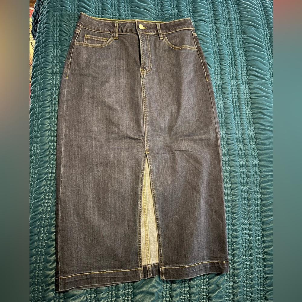 Midi length Jean skirt with front slit